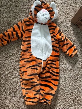 Amazon Kids Plush Raja Tiger Footie - Orange, White, Black